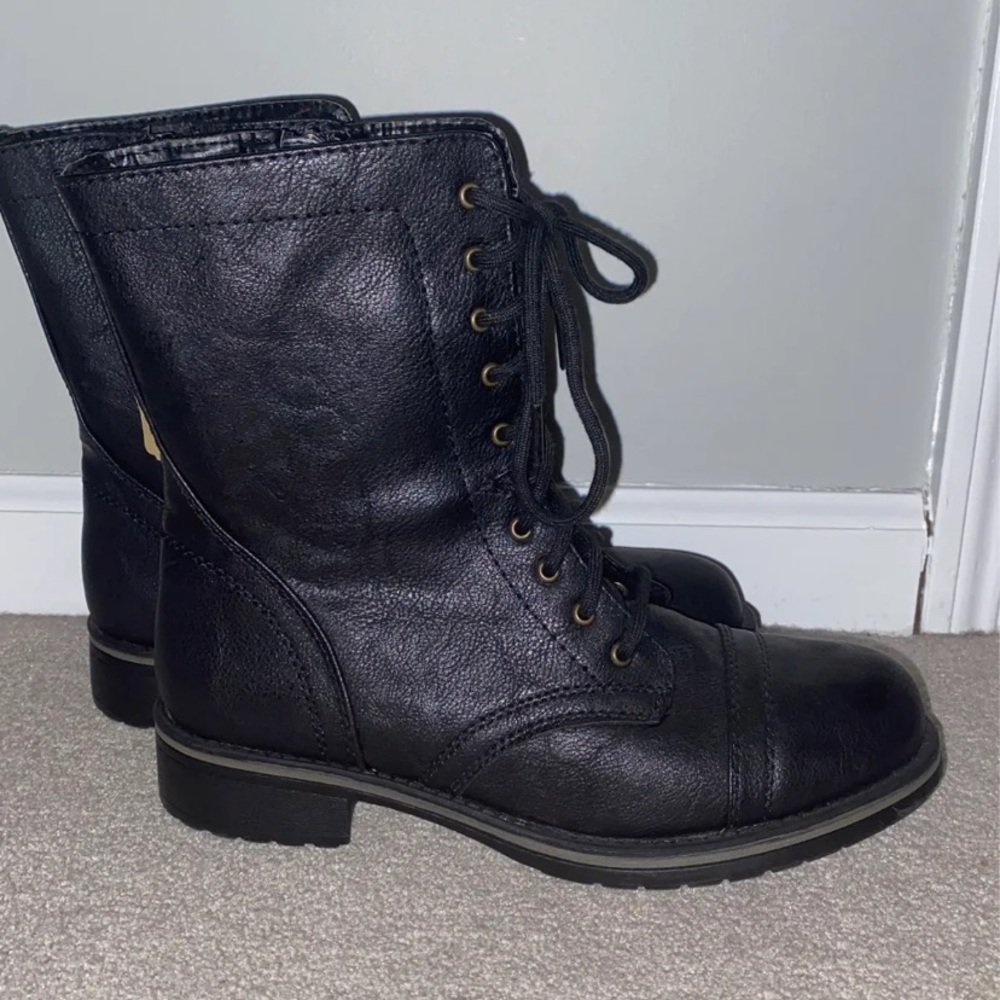 Women’s Combat Boots
